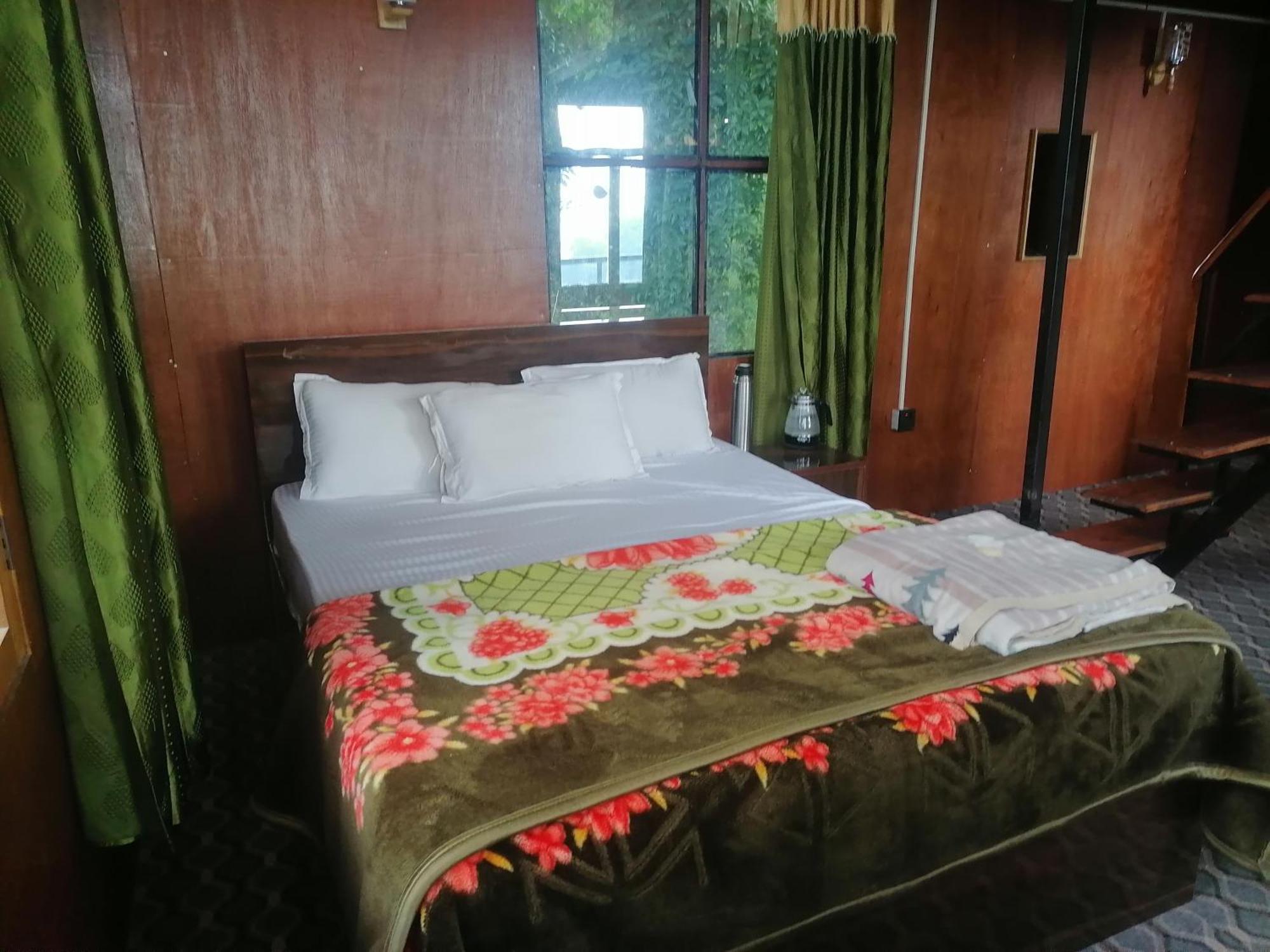 Jungle Crown Organic Homestay Nagarkot Room photo